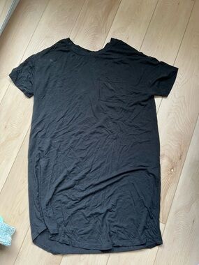 stars above Black Tee dress